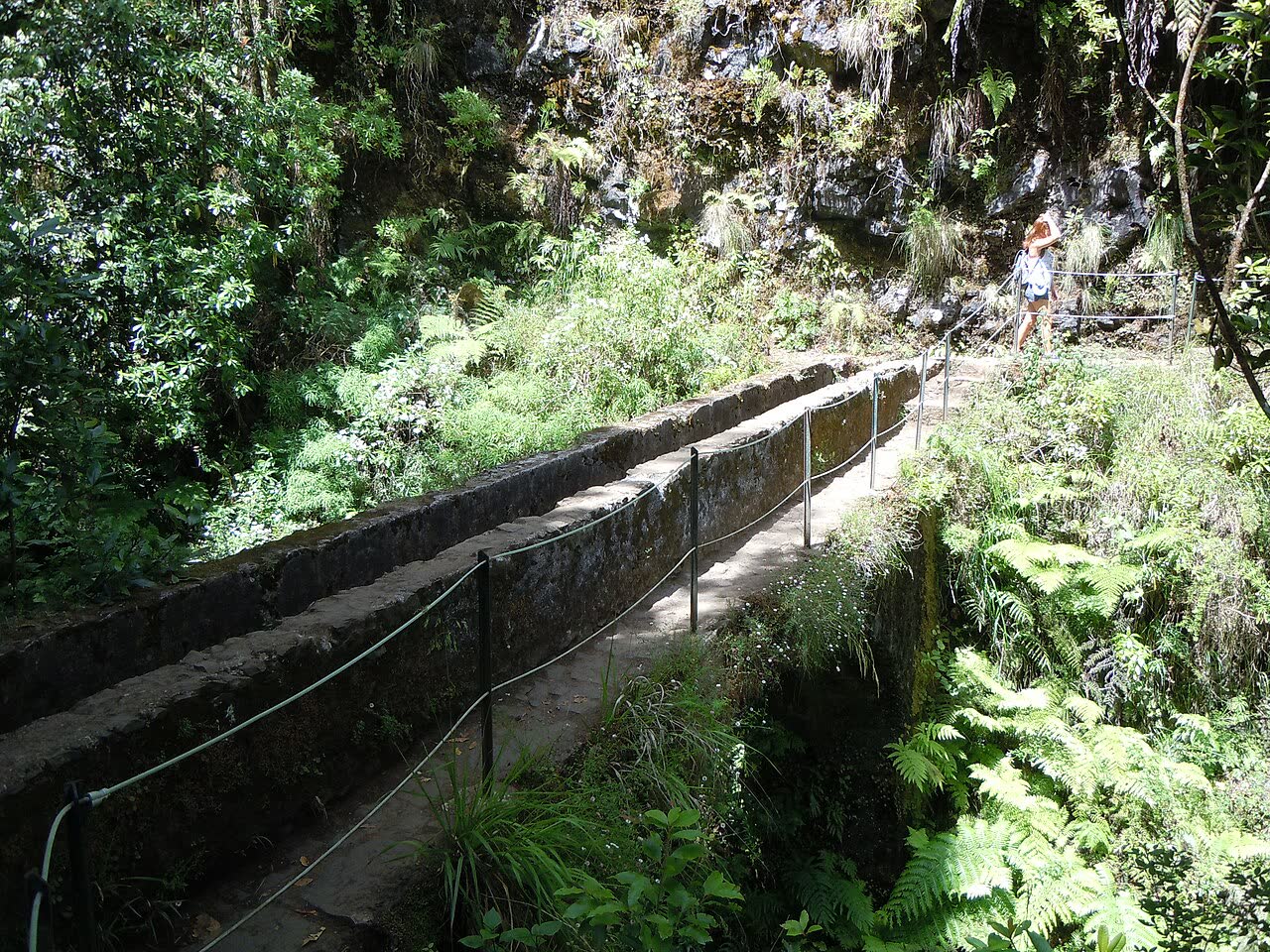 Levada do Caldeirao Verde (PR9)